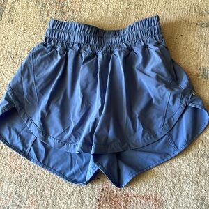 Lululemon HR track that short